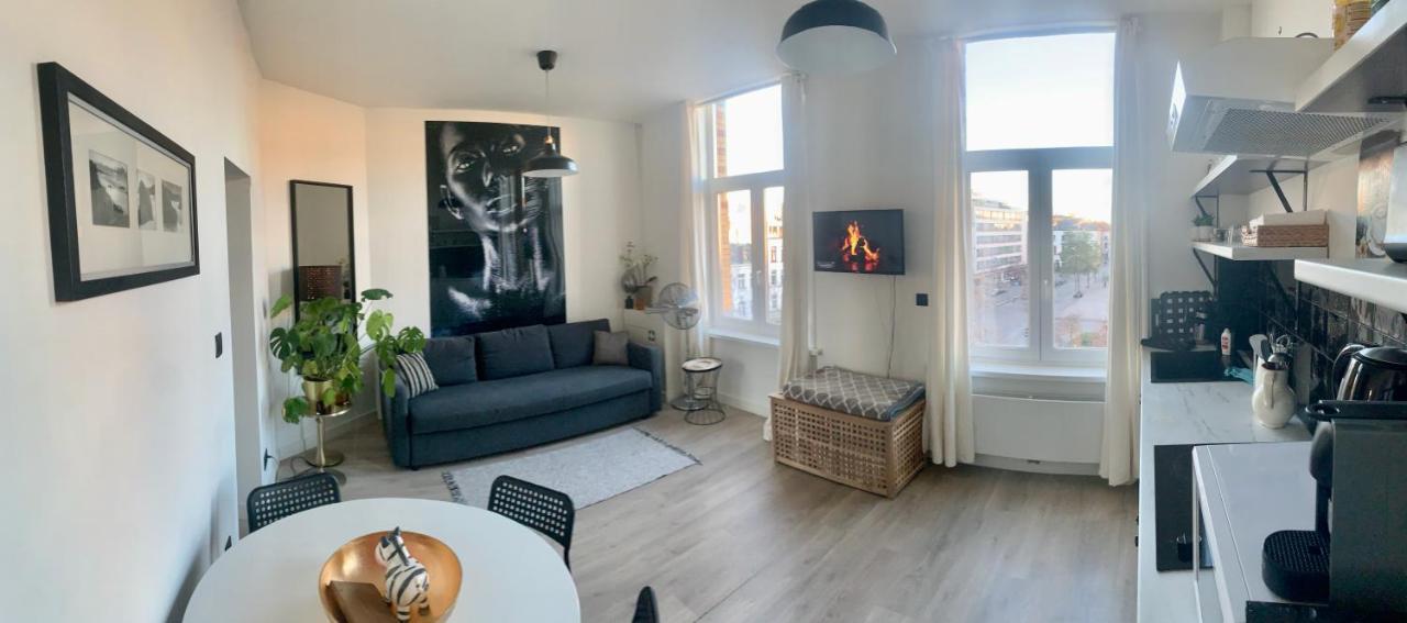 Sleep Inn - Black And White Modern Flat With Cityview Antwerp Exterior photo